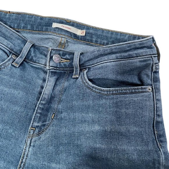 Distressed Levi Skinny Jeans Size 27/ US 4 - Picture 3 of 4